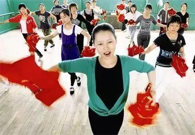 葉青看數(shù)據:規(guī)上文化及相關產業(yè)6萬家企業(yè)實現(xiàn)營業(yè)收入89257億元